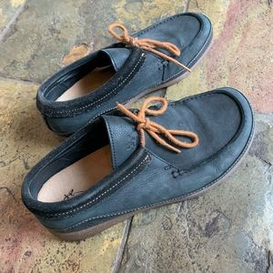 Women’s Chaco slip on with laces size 8.5
